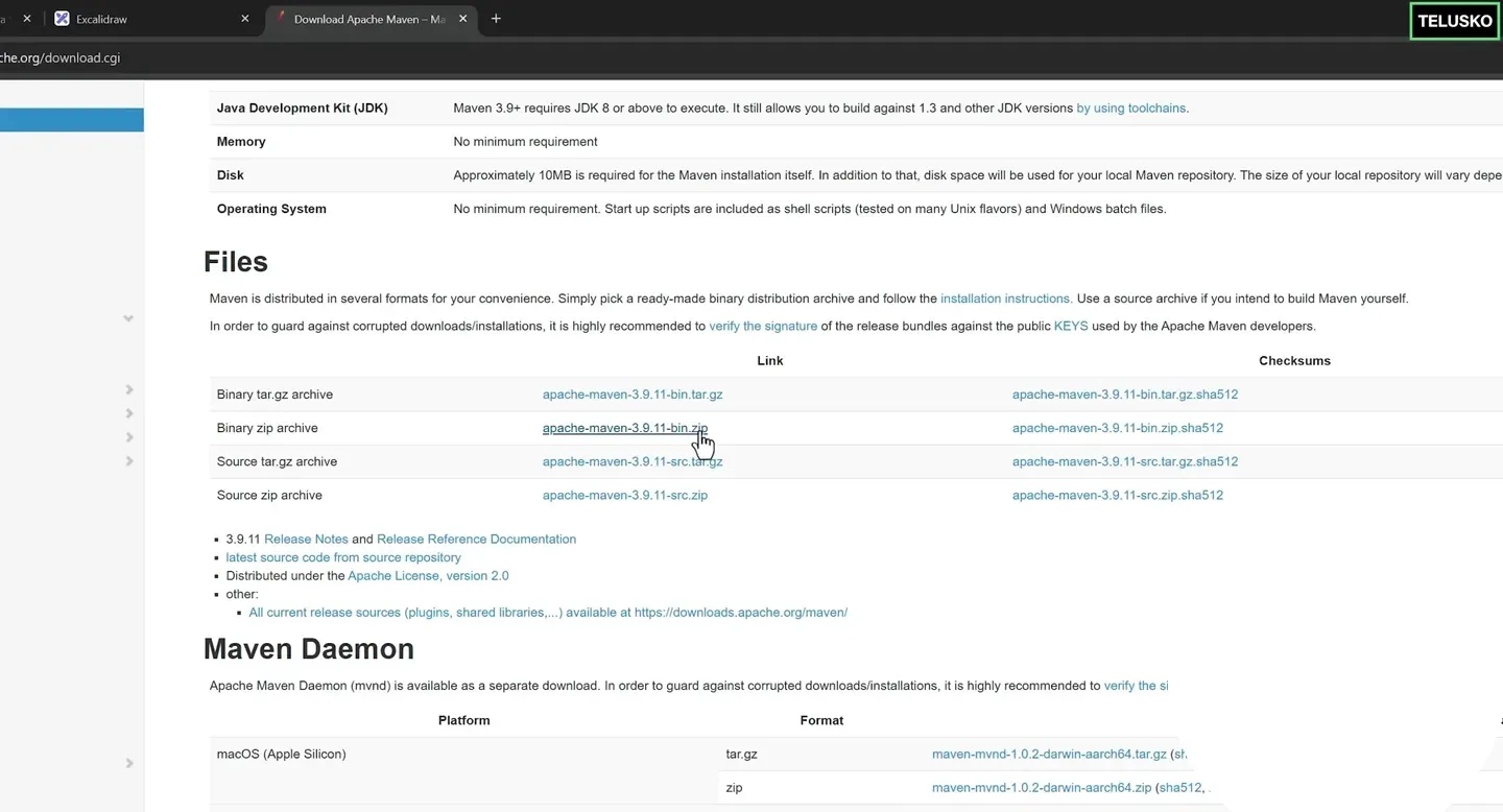 Apache Maven download page with the binary zip archive link highlighted